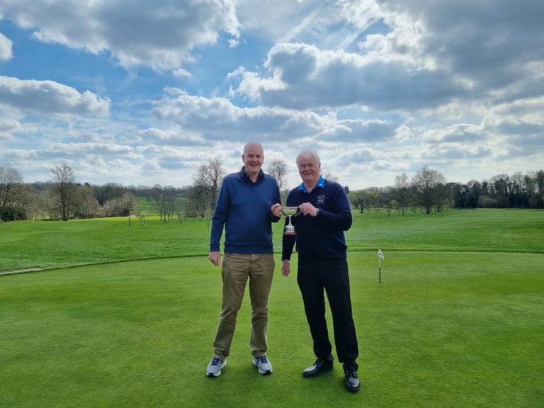 Men’s Captain versus Vice Captain raises over £400 for “Hope for Cancer”