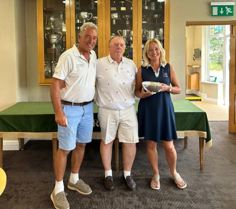 Ian & Juliet Agar Win the Snow Trophy